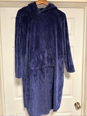 32 Degrees Plush Hooded Wearable Blanket Robe - Navy Blue